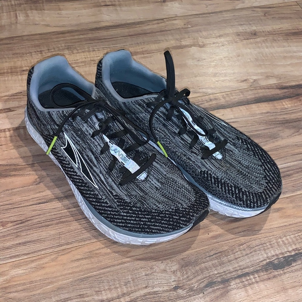 Altra Athletic Shoes size 8.5